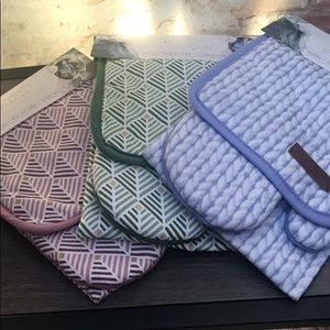 Holiday Ready 3 pc Set Apron/Oven Mitt/Potholder